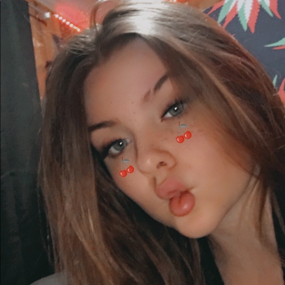 Meet your Posher, Karlie